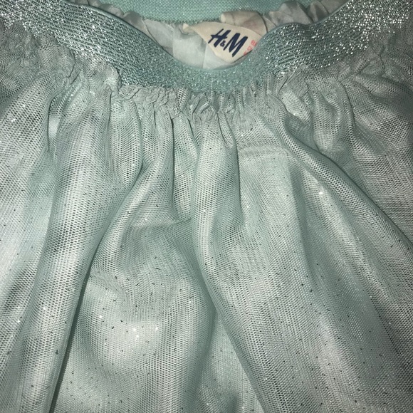 SOLD!Like new sparkly frozen princess skirt H&M 5/6 - Picture 6 of 7
